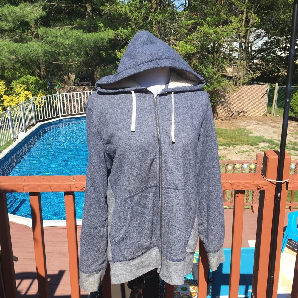 Fluffy blue zip-up - Picture 4 of 4